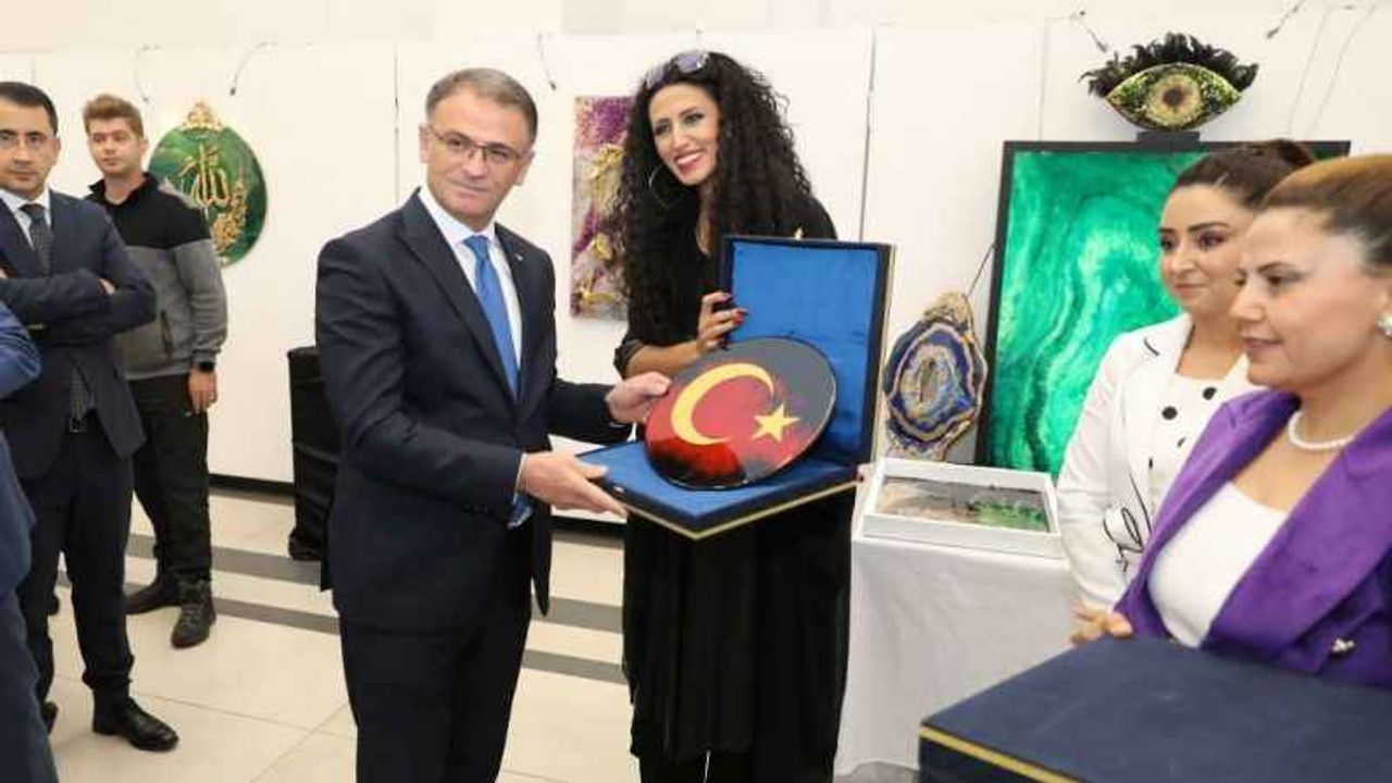 İpekyolu’nda ‘Işıltının Ahengi’ Sergisi