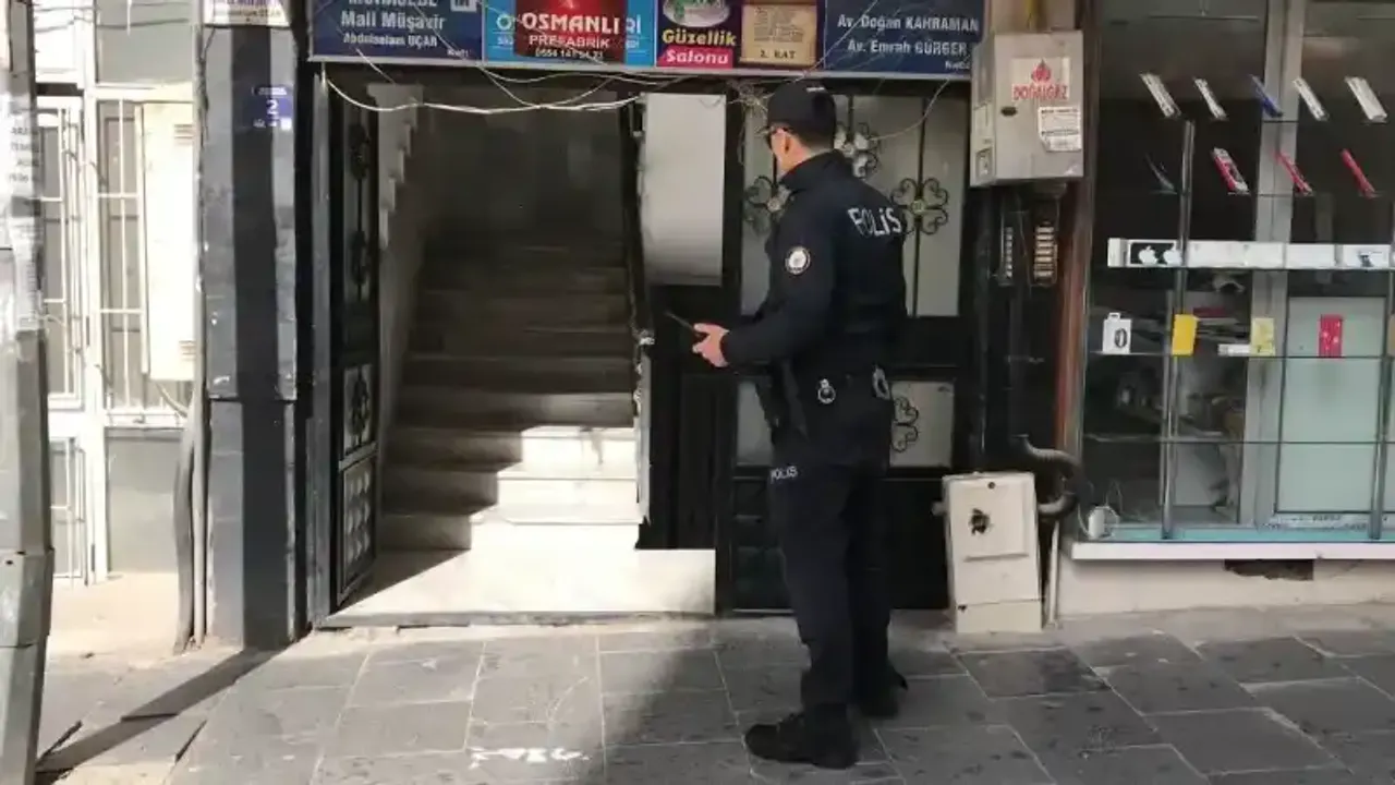 Pompalı tüfekle husumetlisinin iş yerini bastı