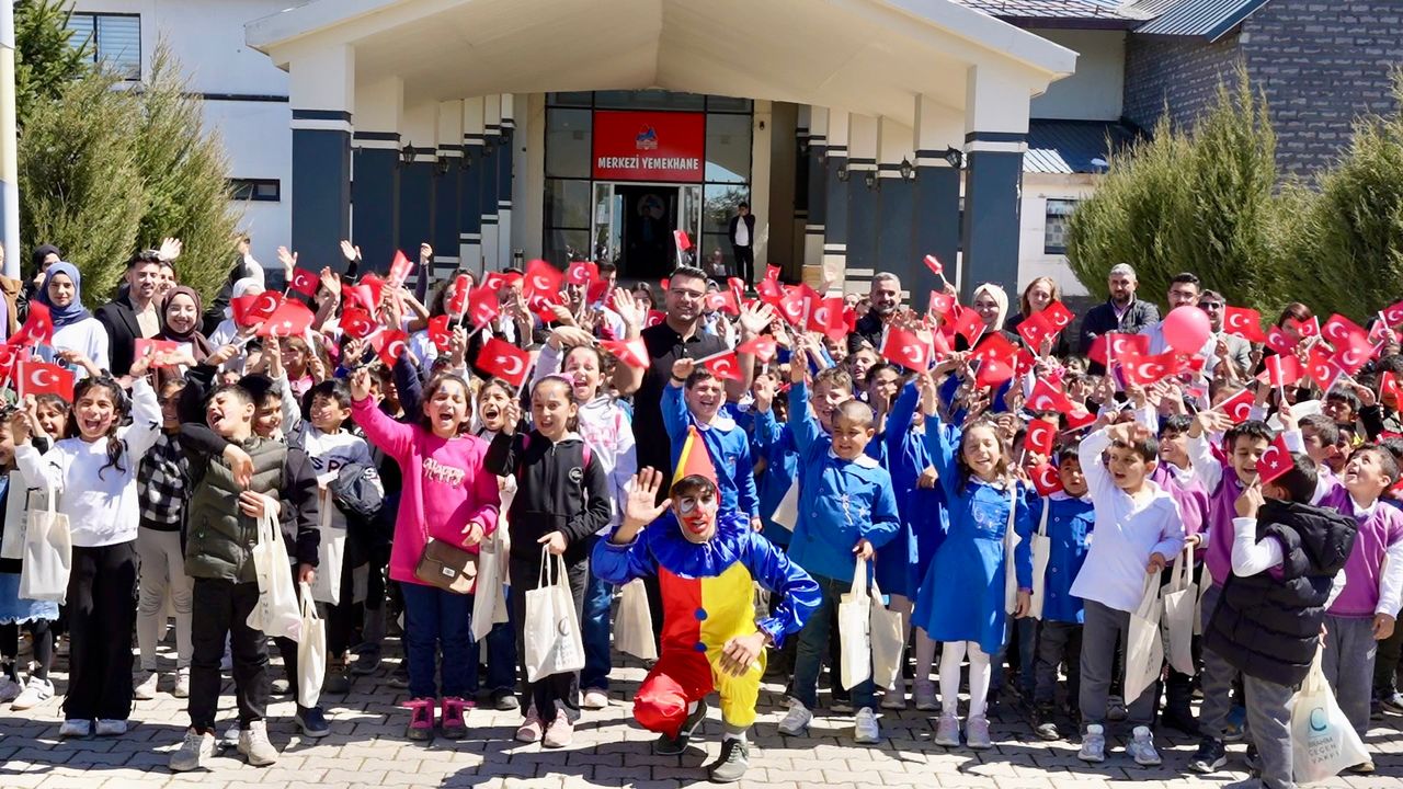 Bir Harf, Bir Hayal, Bir Sinema: Ağrı’da 200 Çocuk İlk Sinema Deneyimini Yaşadı