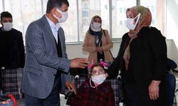 BÜYÜKŞEHİR BELEDİYESİNDEN ENGELLİ VATANDAŞLARA TEKERLEKLİ SANDALYE