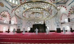 BÜYÜKŞEHİR BELEDİYESİ RAMAZAN'A GÜNLER KALA CAMİLERİ DEZENFEKTE EDİYOR