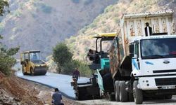 Bahçesaray’daki mahalleler tarihinde ilk kez asfaltla buluştu