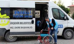 Van Büyükşehir Belediyesi tekerlekli sandalye yardımlarını sürdürüyor