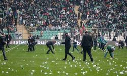 Bursaspor tribününden "Bu kadar da olmaz" dedirten görüntü