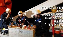 Evlerinden uzak kamyonet kasasında sahur yaptılar
