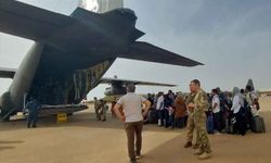 Sudan'a giden Türk tahliye uçağına ateş açıldı