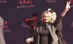 Dilek İmamoğlu, Van Mitinginde yaptığı ‘zafer işareti’ hakkında konuştu: Neden onlar gibi davranalım?