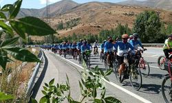 Beş'inci Van Denizi Bisiklet Festivali bisiklet tutkunları Muradiye'ye ulaştı!