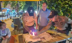Olay ihbarına gitti, doğum günü sürprizi ile karşılaştı