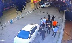 Silahlı saldırganlar oto yıkamacıyı darp etti, o anlar kamerada