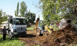 Van'da hayvansal atıklar tarlalara dökülerek verim hedefleniyor 