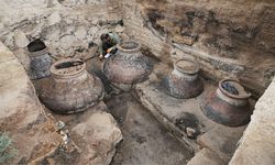 Van Tuşba'da Urartu Dönemine Ait Heykel Bulundu