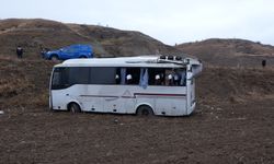 Çankırı'da feci kaza midibüs şarampole devrildi: 29 yaralı