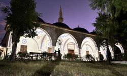 16 Yaşındaki Çocuk Cami İçinde İmamı Bıçaklayarak Öldürdü