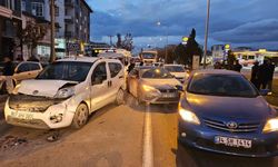 Zincirleme Trafik Kazası: 7 Yaralı