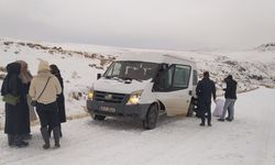 Van Muradiye’de yoğun kar ve buzlanma, ulaşımı zorlaştırdı