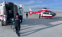 Bahçesaray’da Göğüs Ağrısı Çeken Hasta Ambulans Helikopterle Van’a Sevk Edildi