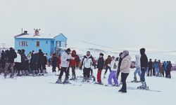 Van'da Kayak Sezonu Geç de Olsa Başladı: Abalı Kayak Tesisleri Kapılarını Açtı