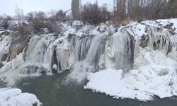 Muradiye Şelalesi beyaz gelinliğini giydi