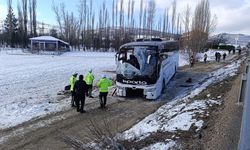 Son Dakika! Yolcu Otobüsü Devrildi: 1 Ölü, 25 Yaralı