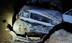 Kamyonet uçuruma yuvarlandı: 1 ölü, 1 ağır yaralı