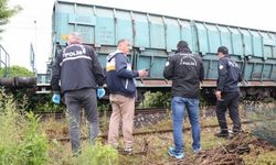 Yaşlı Adama Tren Çarptı, Kaza Güvenlik Kamerasına Yansıdı