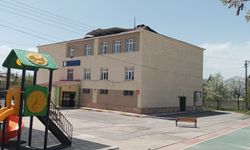 Van Tuşba’da Fırtına Okulun Çatısını Uçurdu!