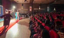 Gürpınarlı çocuklar ilk defa tiyatroyla buluştu