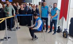 Hacı Adayları Van'da Dualarla Medine’ye Uğurlandı