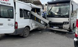 Batman’da Minibüs ile Midibüs Çarpıştı: 7 Yaralı
