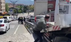 Otomobil trafik ışıklarında bekleyen araca çarptı: 5 yaralı