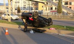 Kontrolden Çıkan Araç Refüje Çarptı: 1 Yaralı
