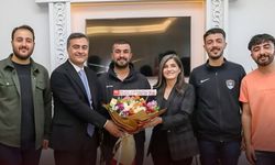DEM Parti’den Vanspor Taraftarlarına 30 Araçlık Ulaşım Desteği