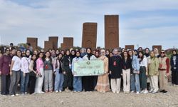 Van Plakasıyla bin 600 öğrenci Cumhurbaşkanlığı Külliyesi’nde