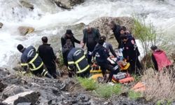 Yüksekova Doski Vadisinde feci kaza: 2 ölü, 3 yaralı