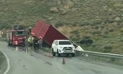 Van Başkale Yolunda Kaza: Tır Şarampole Devrildi