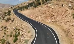 Siirt'te 9 bin metrelik yol sıcak asfaltla buluştu