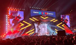 Van Kültür Yolu Festivali'ne Ebru Yaşar Damgası