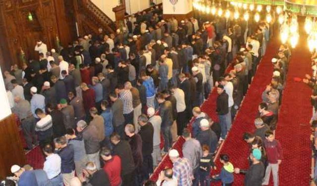 Liste'de Van'da var, 26 ilde yapılan "namaz" anketi! Sonuç büyük hayal kırıklığı yaşattı