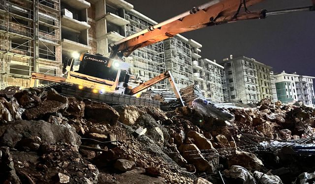 Beton Döküm Aracı Devrildi: 1 İşçi Hayatını Kaybetti