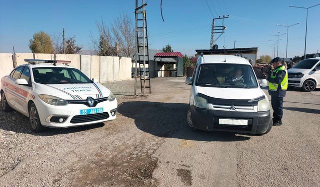 Van’da Trafik Denetimlerinde 139 Araç Trafikten Men Edildi