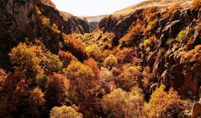 Uludere Kanyonu Sonbaharda Göz Kamaştırıyor