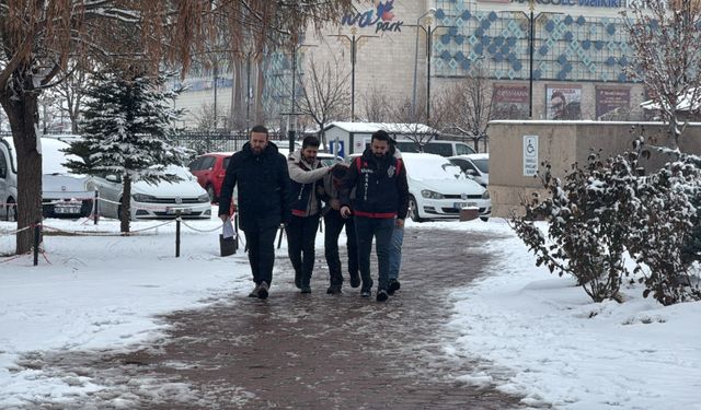 Annesini Poşetle Boğarak Öldüren Zanlı Tutuklandı