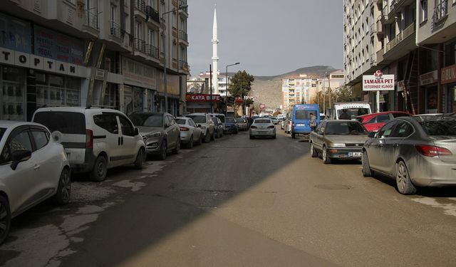 Denetimlerin yetersiz kaldığı Van’da trafik çileye dönüştü