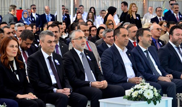 Bakan Vedat Işıkhan: "Türkiye, Sağlık Hizmetlerinde Dünya Örneği"