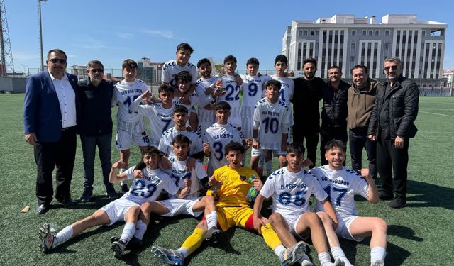 Van Büyükşehir Belediyespor U-18 Takımı, İl Şampiyonu Oldu
