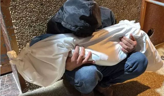 2 Milyar Müslüman Sessiz, İsrail Bebekleri Öldürdü: Bayram Sabahı Kana Bulandı