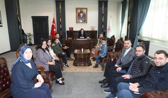 Kitap Van Projesi'nde Dereceye Giren Öğrenciler Ödüllendirildi