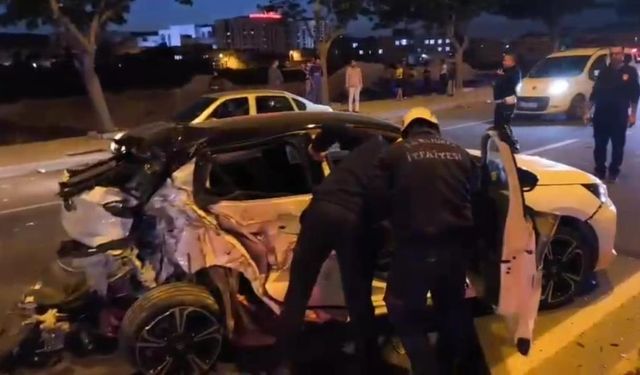 Şanlıurfa’da kamyonet ile otomobil çarpıştı: 4 yaralı