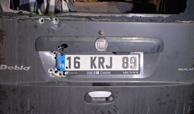 Hareket Halindeki Araca Kurşun Yağmuru